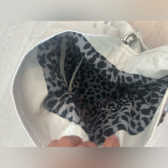 Betsey Johnson Hobo Bag Tassle Silverhardware - Picture 6 of 9